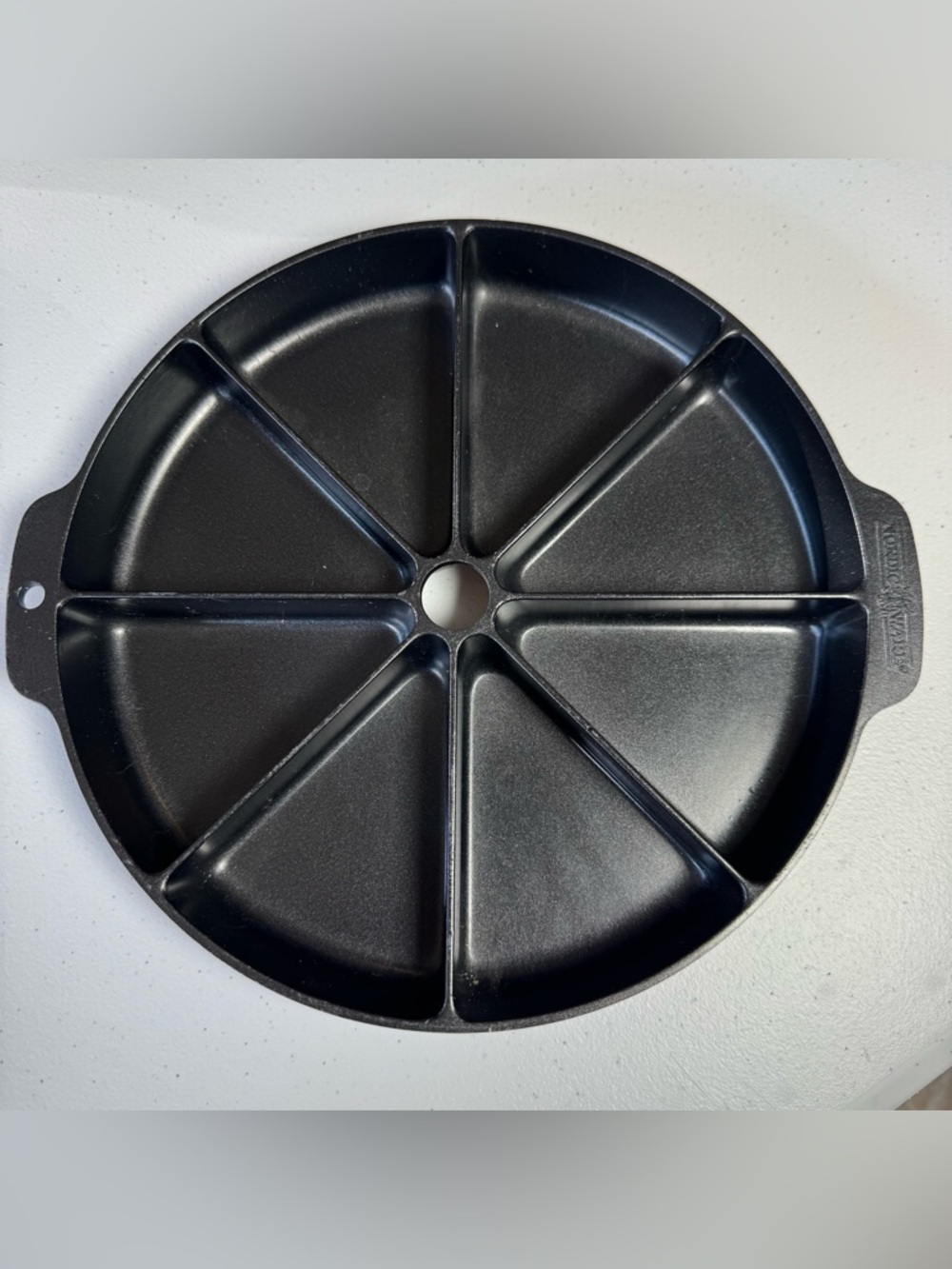 Nordic Ware 9.5” Cornbread Scottish Scone Pan 8 Slices Non Stick Made In USA